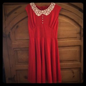 1940s inspired dress w/ flowered Peter Pan collar